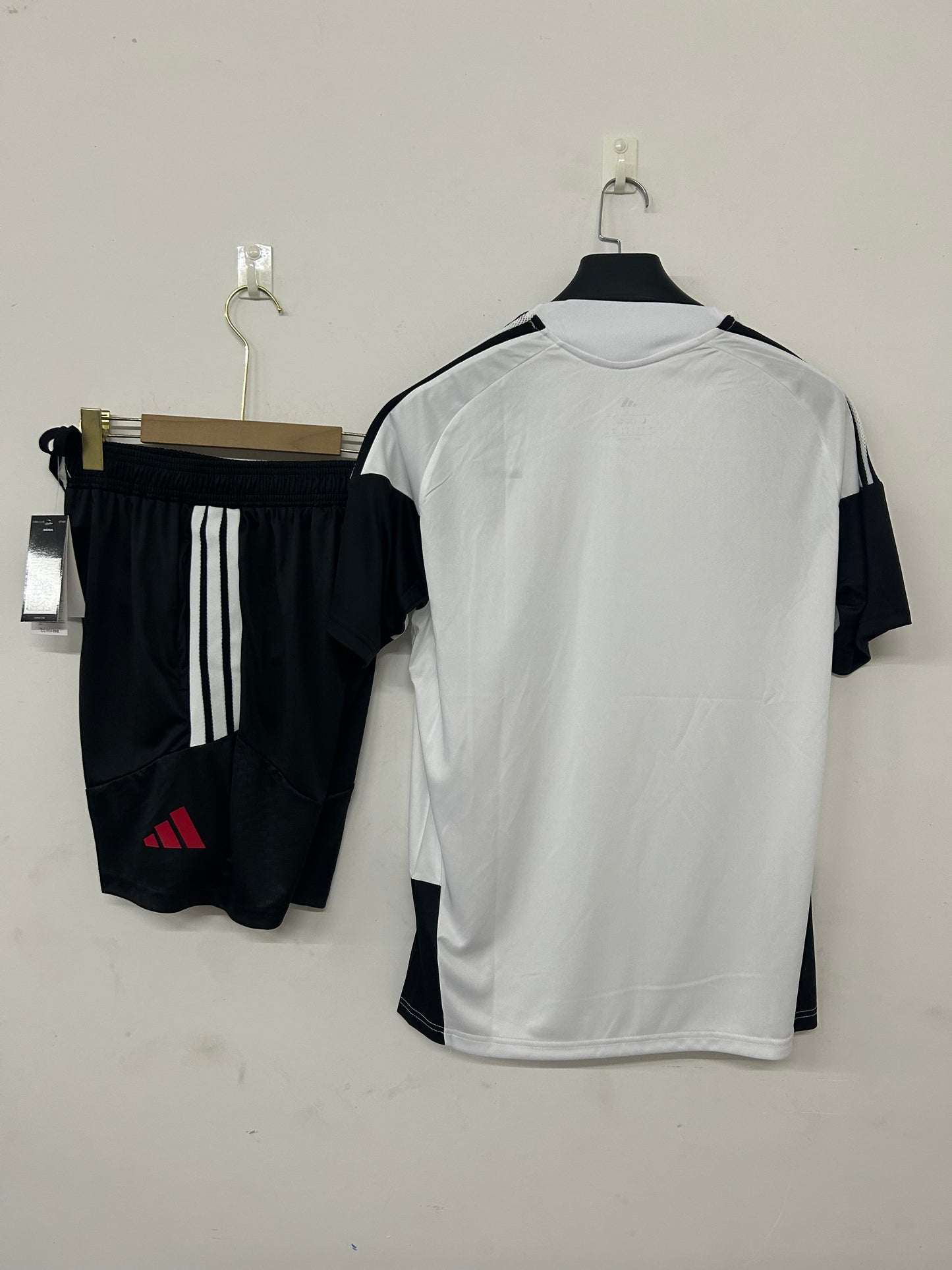 Liverpool completo 26-27 white