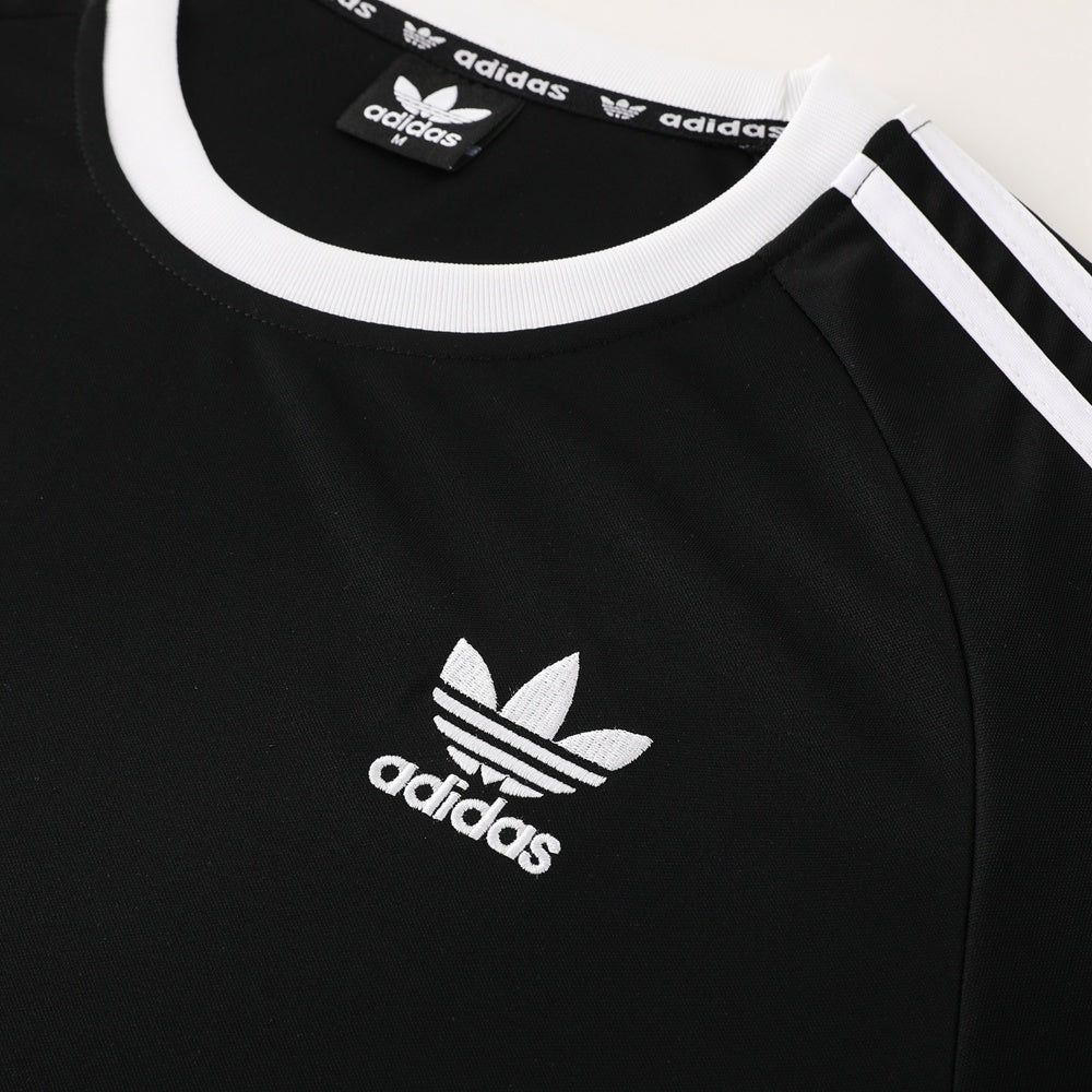 Completo con pantaloncini basic nero