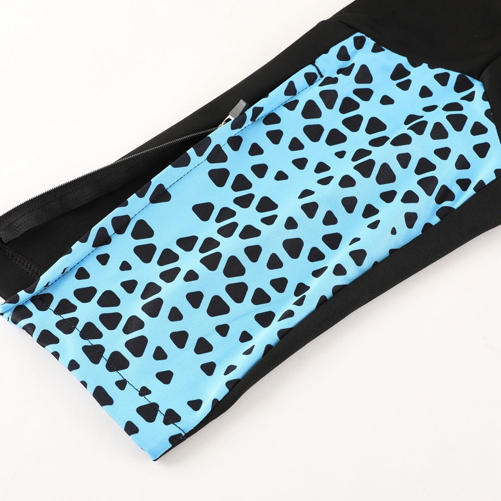 Completo con pantaloni lunghi dettagli fantasy azzurro