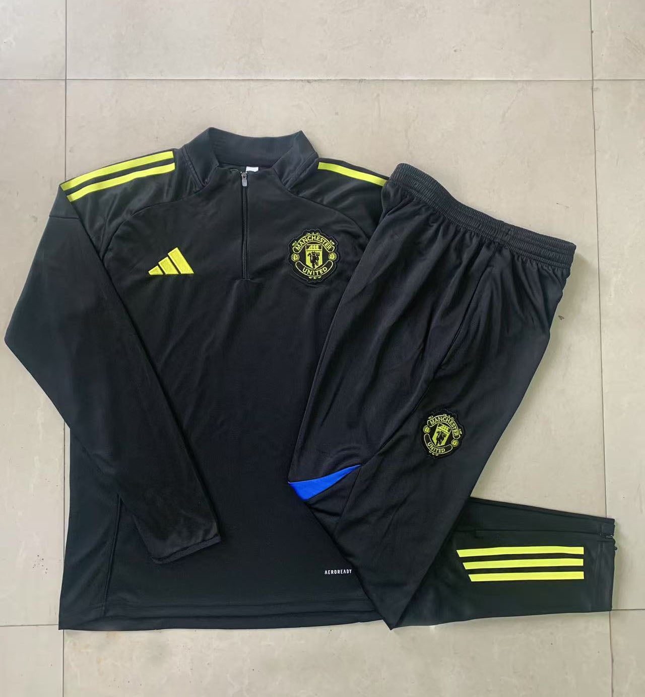 Tuta Manchester United nero 2025/26