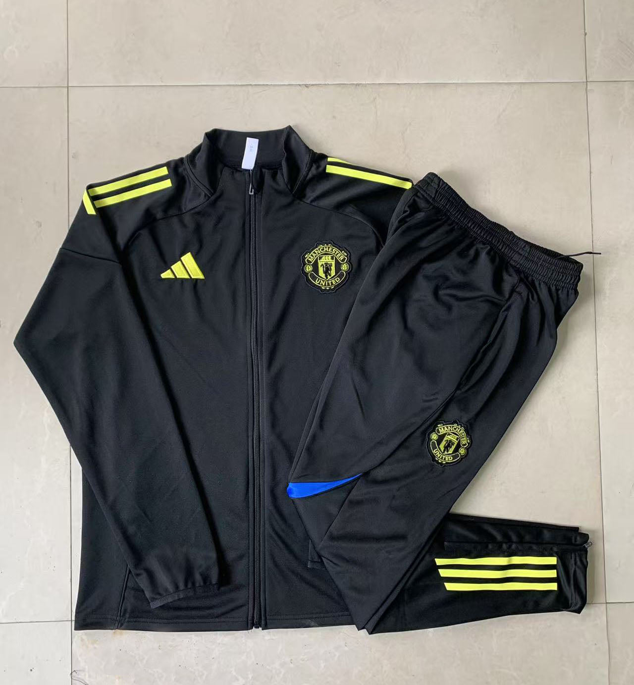 Tuta Manchester United nero 2025/26