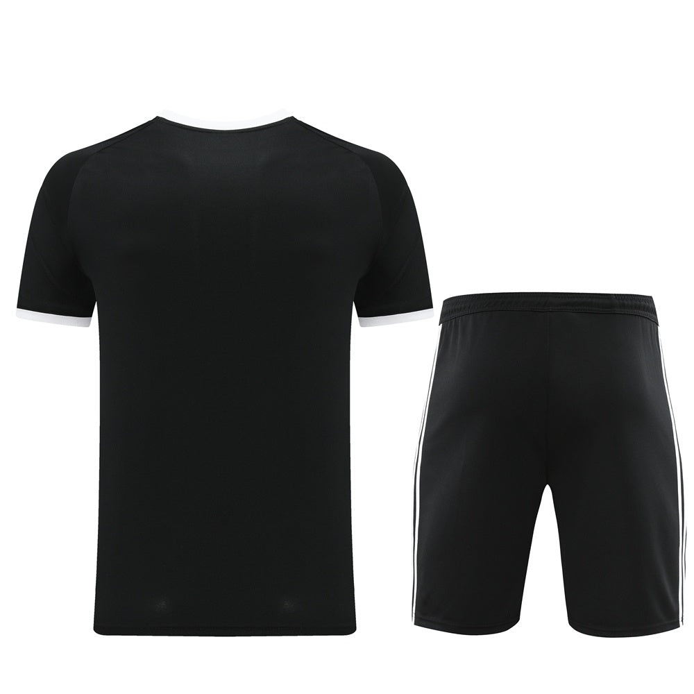 Completo con pantaloncini basic nero