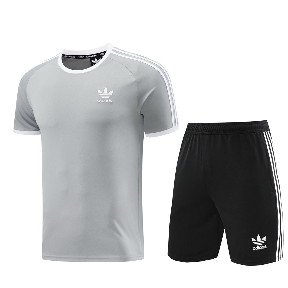 Completo con pantaloncini basic grigio