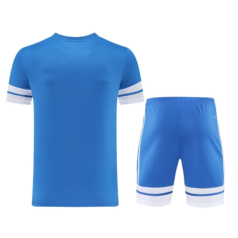 Completo con pantaloncini doppia riga azzurro