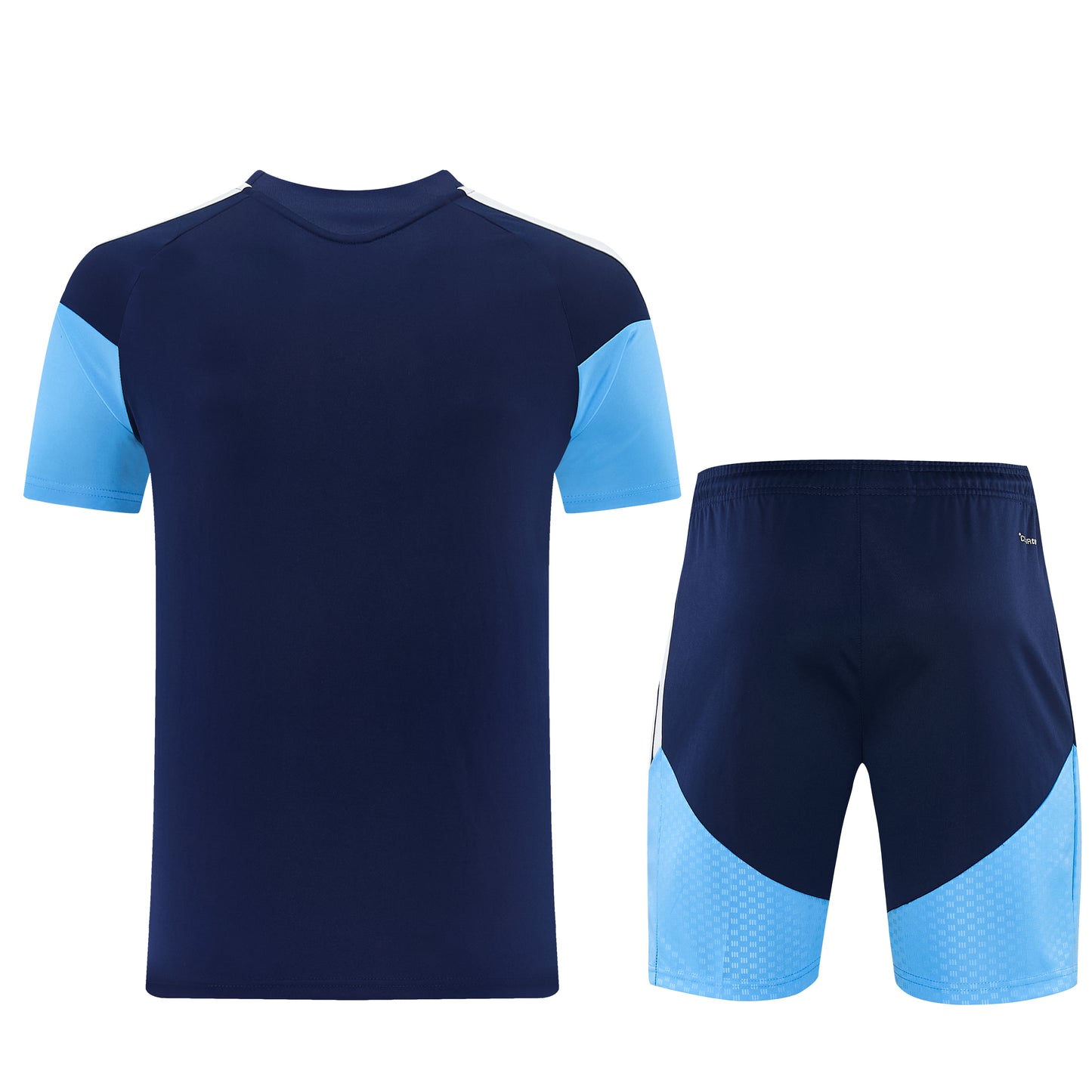 Completo con pantaloncini maniche color blu