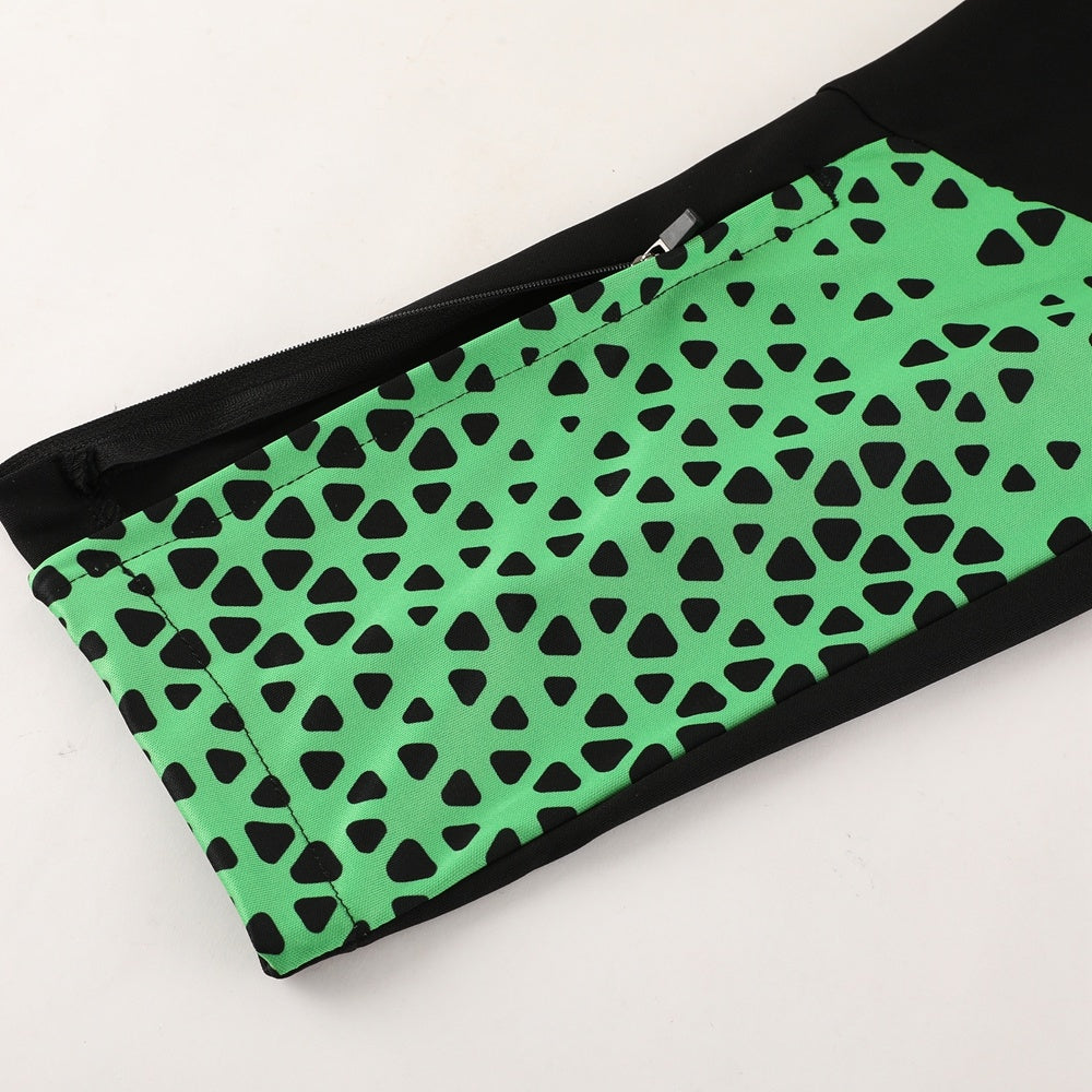 Completo con pantaloni lunghi dettagli fantasy verde