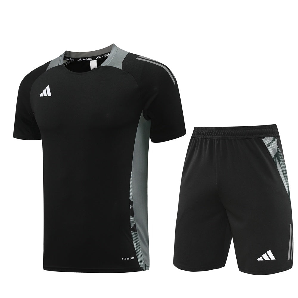 Completo con pantaloncini bicolor nero