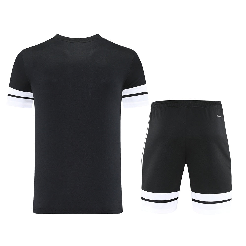 Completo con pantaloncini doppia riga nero