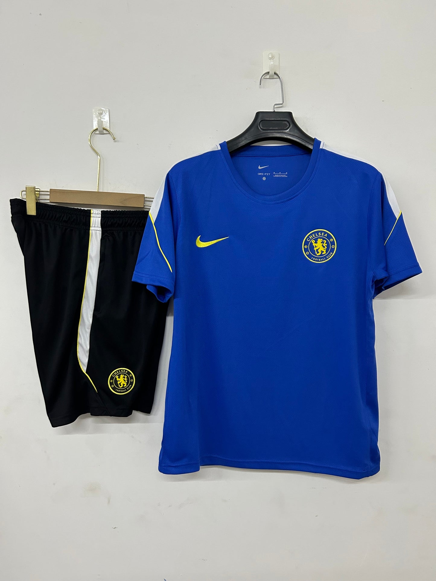 Chelsea completo 26-27