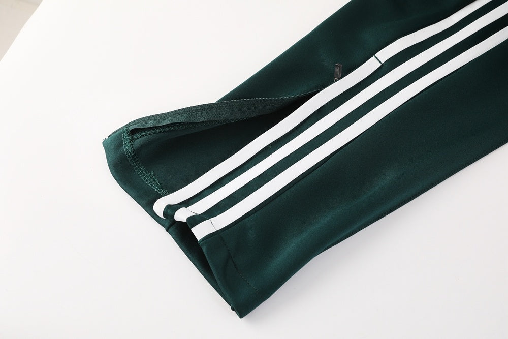 Tuta Sport Verde colletto bianco