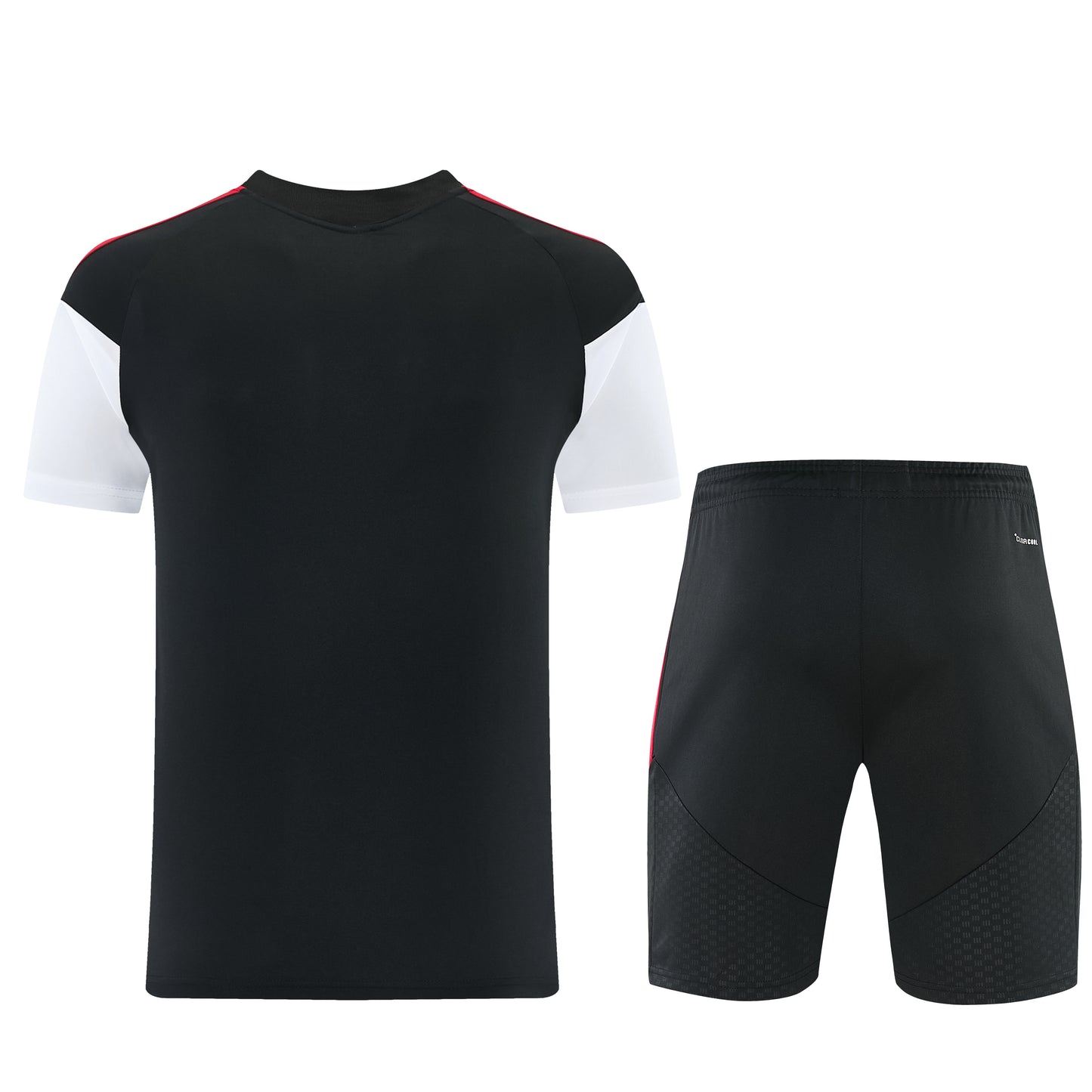 Completo con pantaloncini maniche color nero