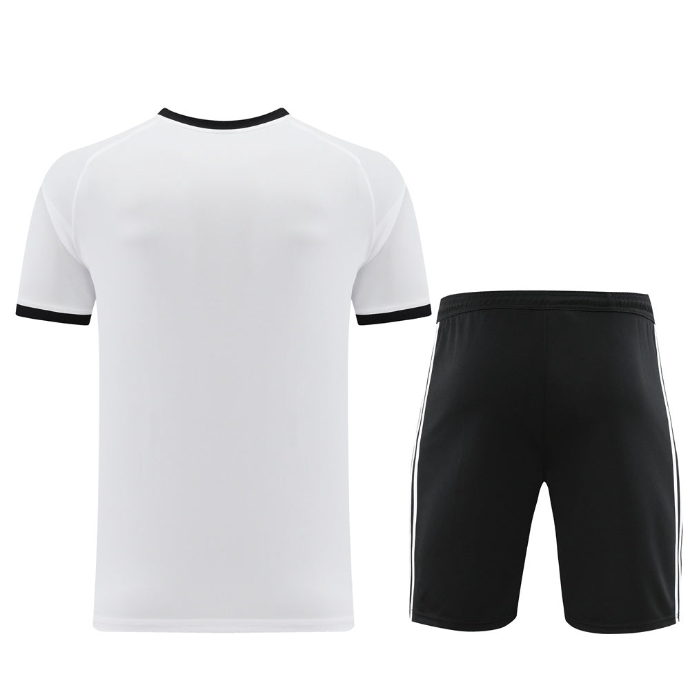 Completo con pantaloncini basic bianco OUTLET
