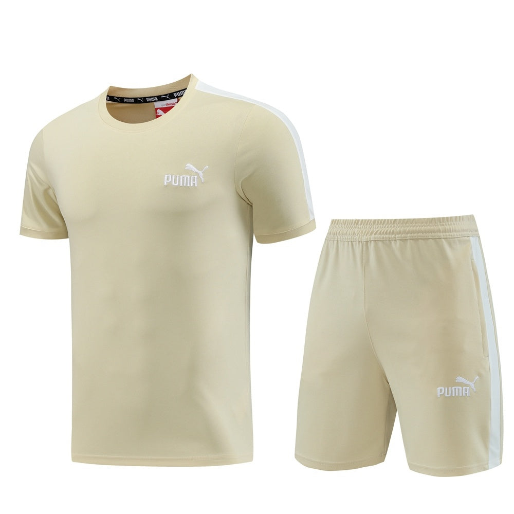 Completo con pantaloncini beige fascia bianca