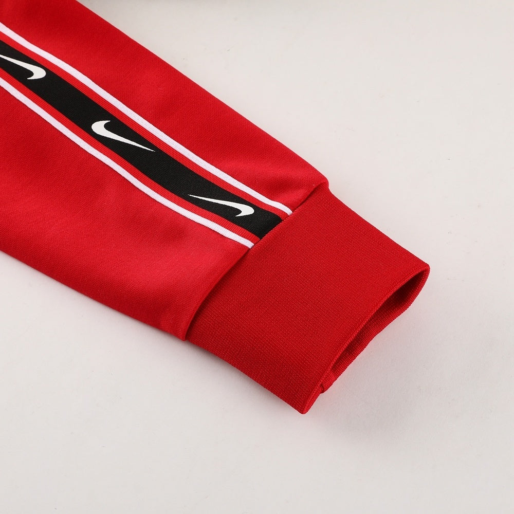 Tuta Sport rosso e nero con cappuccio