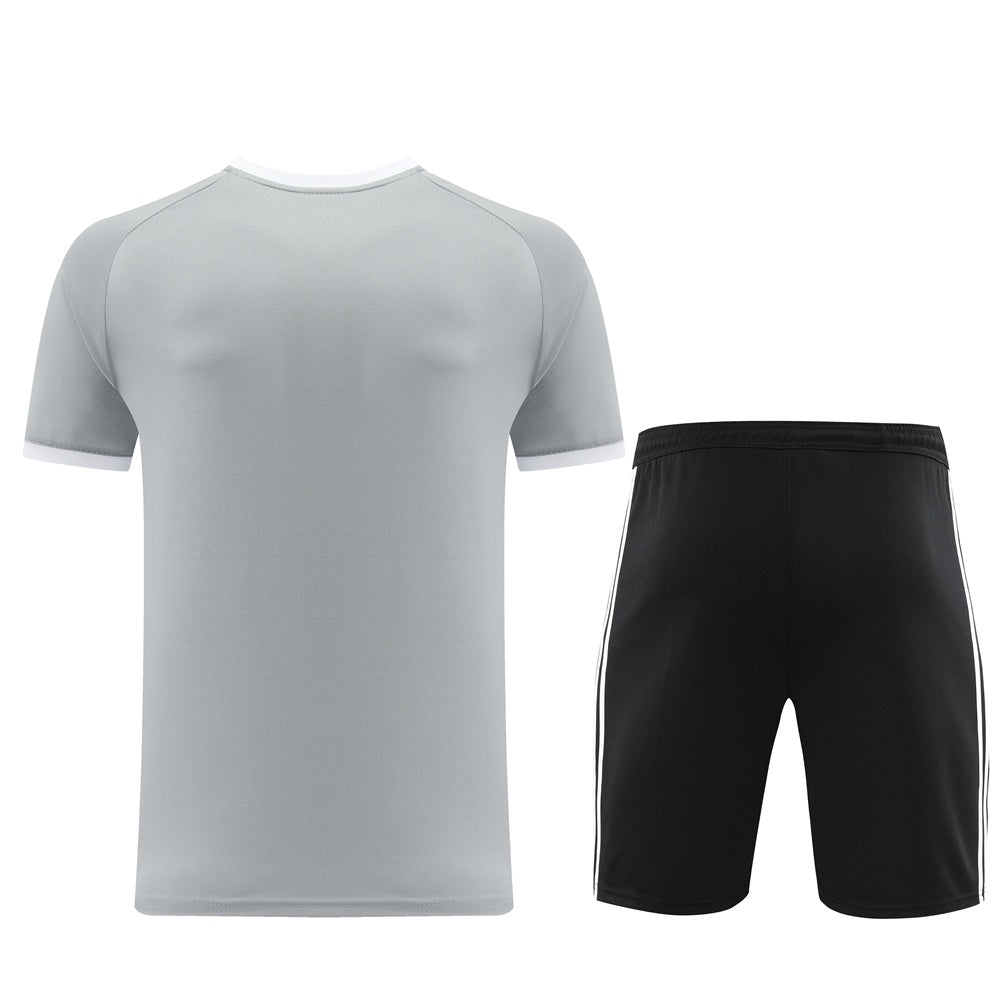 Completo con pantaloncini basic grigio